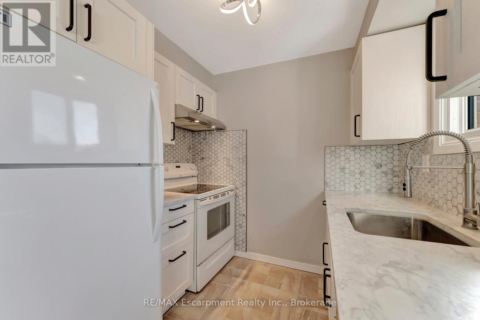15 - 165 GREEN VALLEY DRIVE