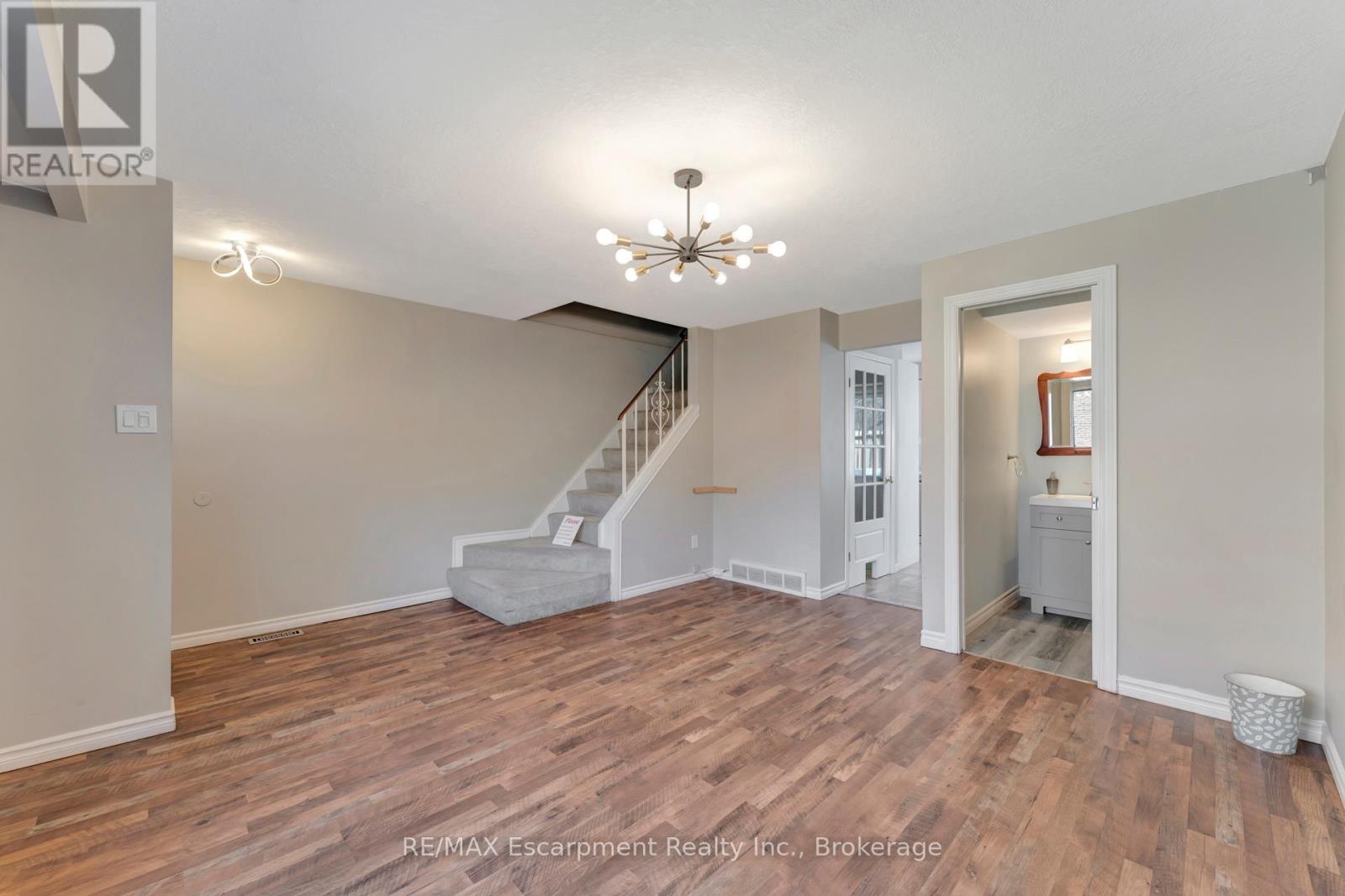 15 - 165 GREEN VALLEY DRIVE