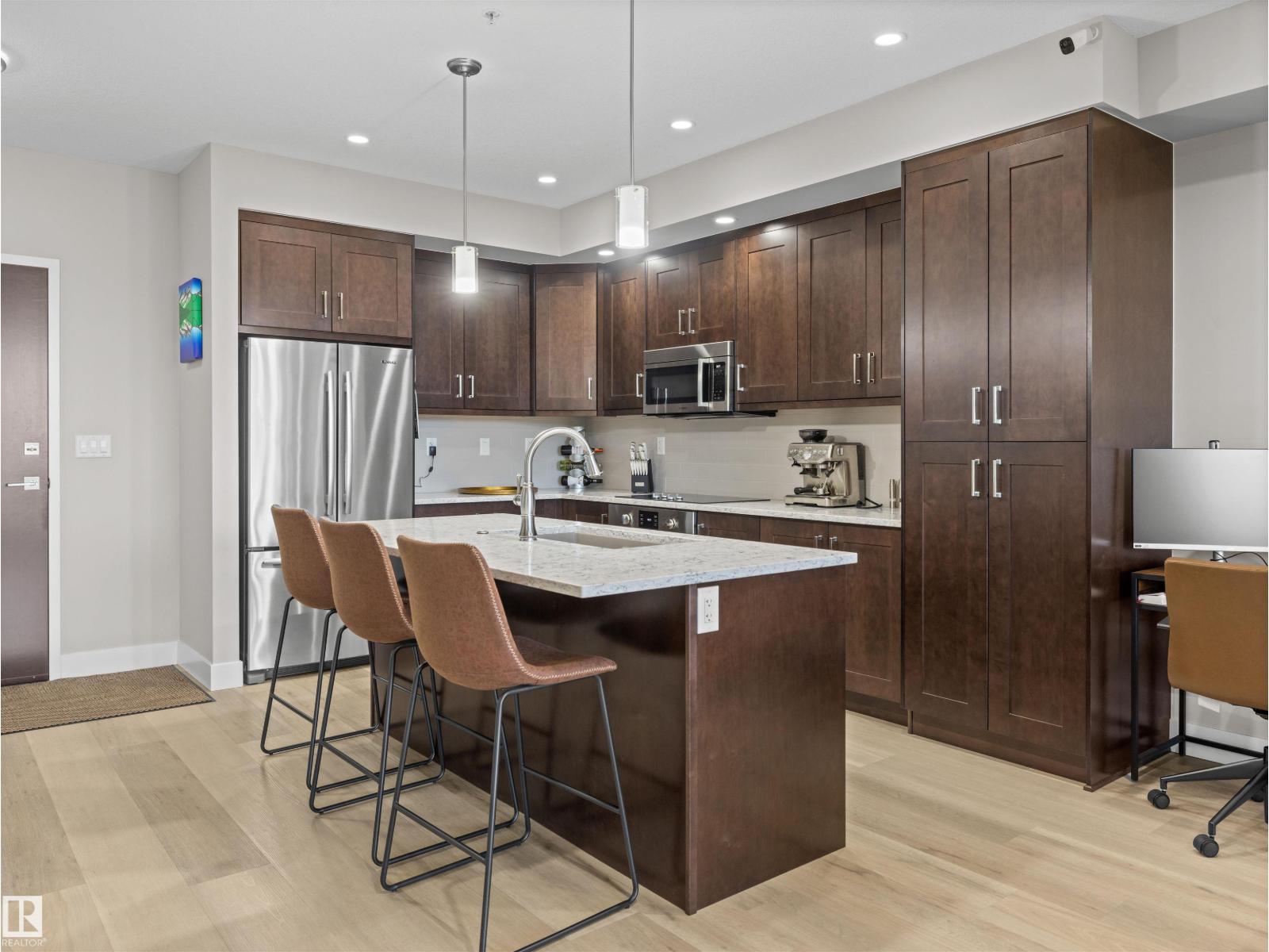 #628 200 BELLEROSE DR
