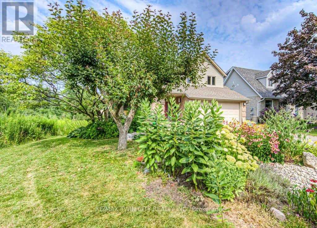 482 APPLEDALE CRESCENT