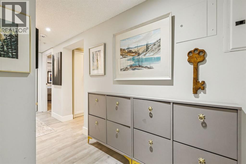 1202, 400 Eau Claire Avenue SW