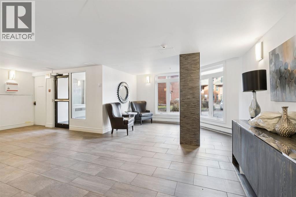 1202, 400 Eau Claire Avenue SW