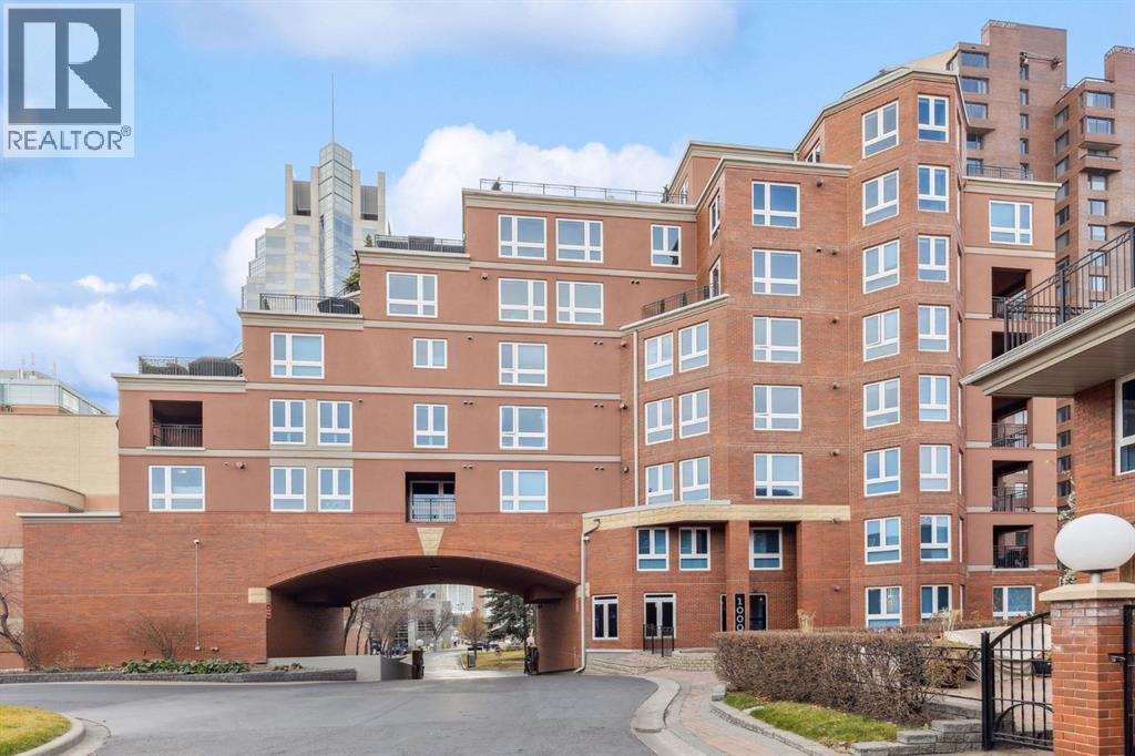 1202, 400 Eau Claire Avenue SW