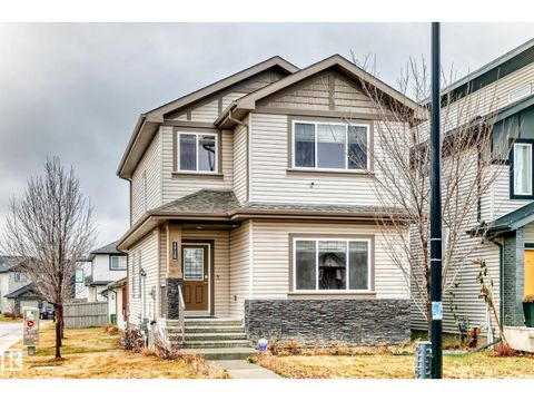 6938 CARDINAL WD SW Edmonton AB T6W2Y3