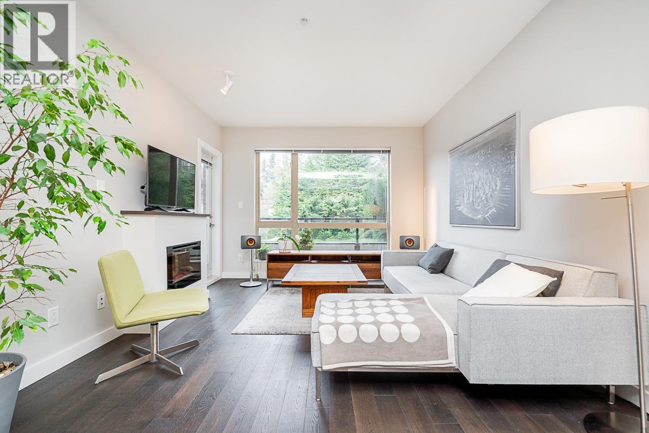 208 1330 MARINE DRIVE