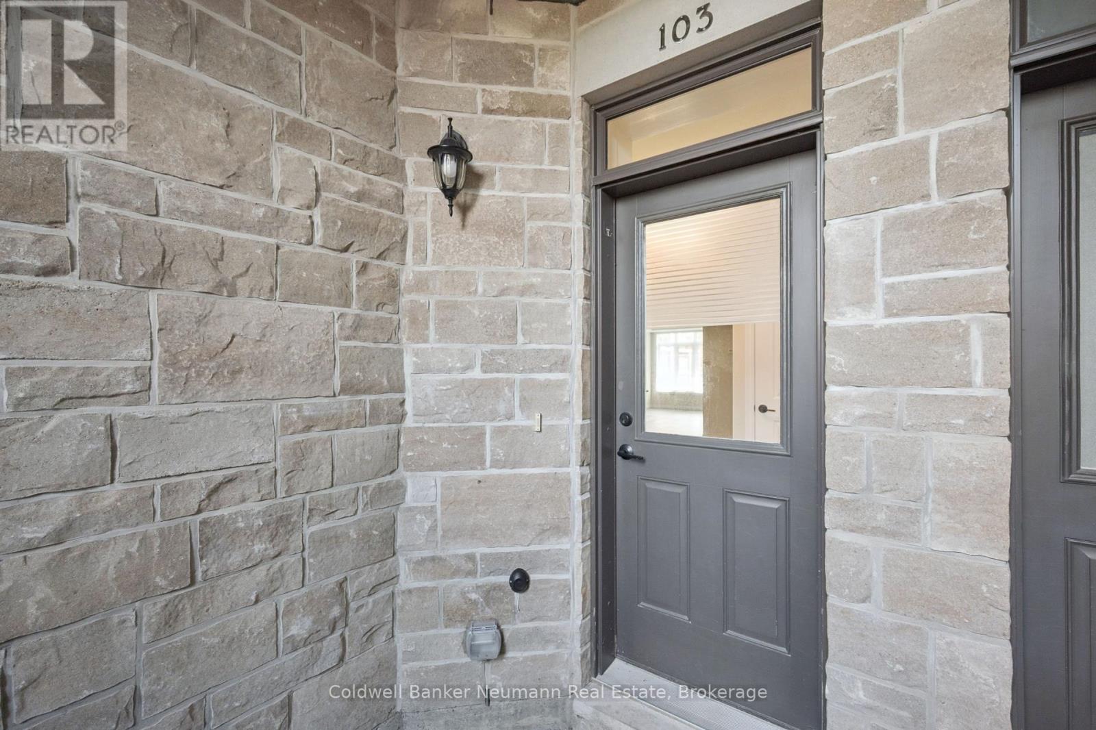 103 - 333 GOSLING GARDENS