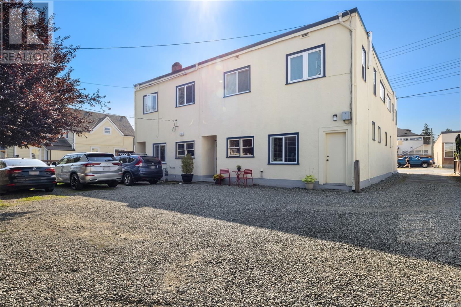 145 Kenneth St
