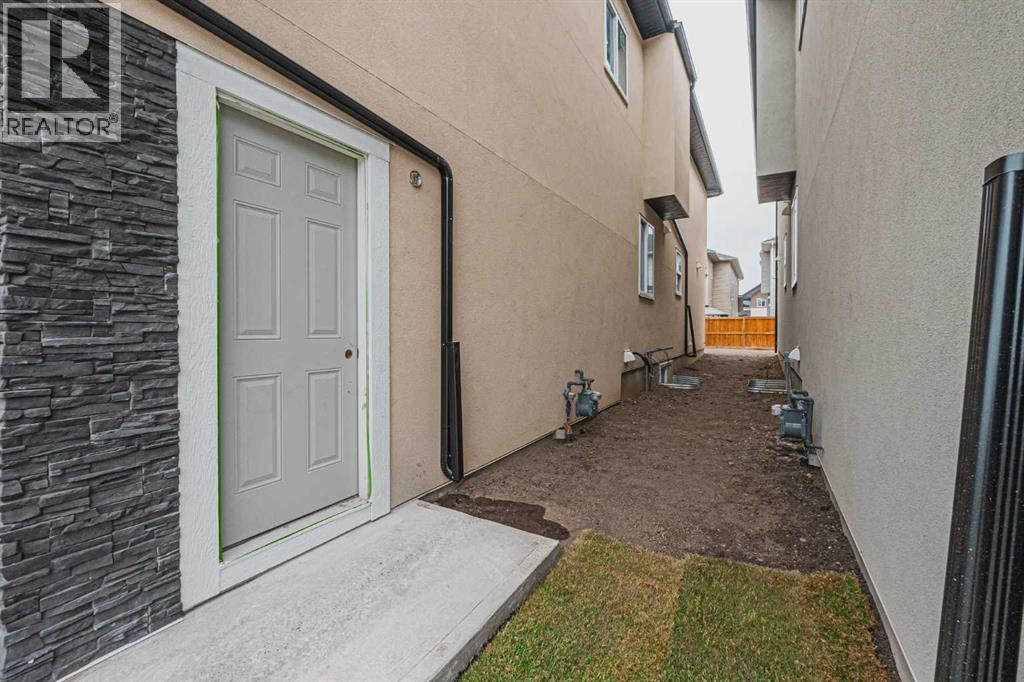 137 Saddlecrest Circle NE