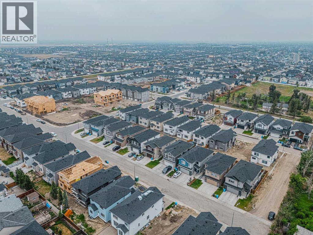 137 Saddlecrest Circle NE