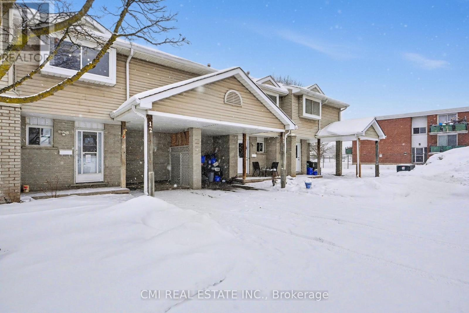 12 - 125 SEKURA CRESCENT