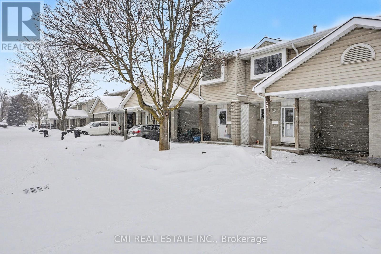 12 - 125 SEKURA CRESCENT