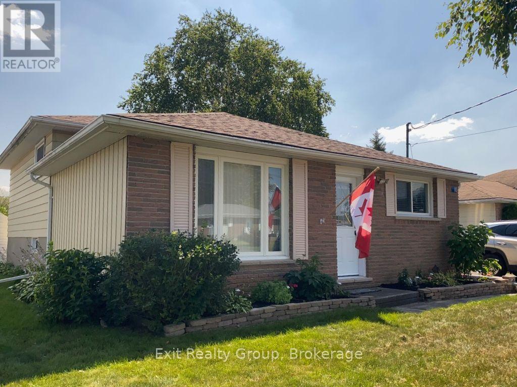Photo 1 of 45 — 83 CENTRE STREET, Quinte West (Frankford Ward), ON K0K2C0
