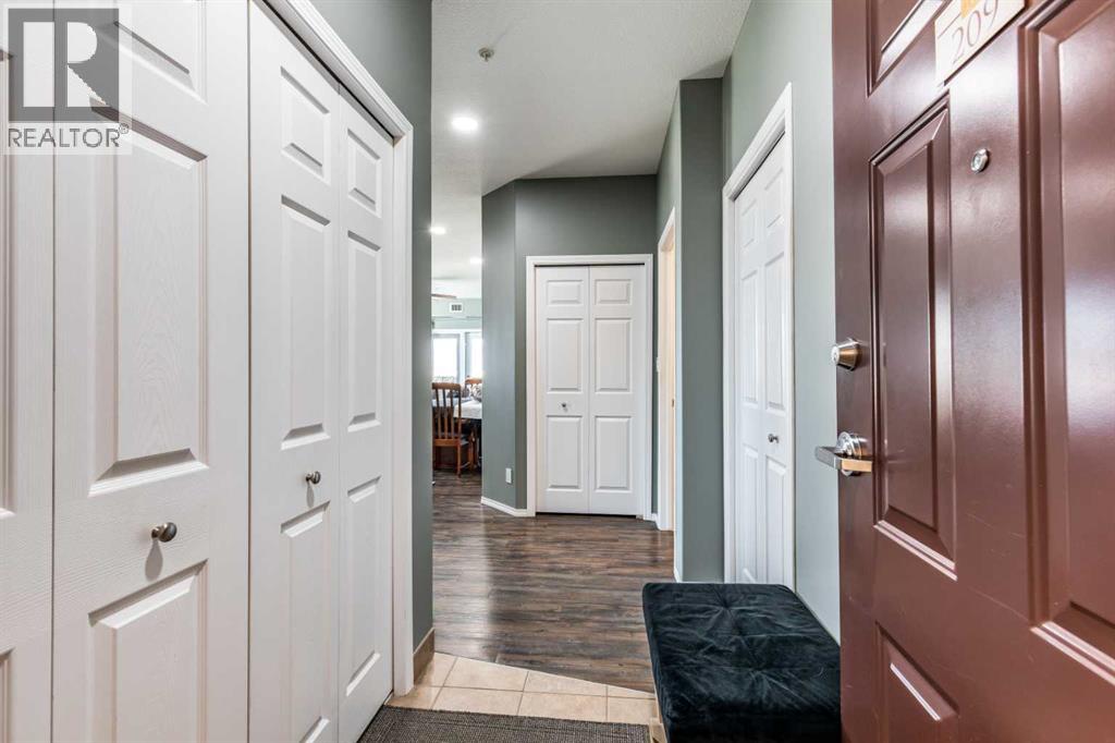 209, 105 Main Street S