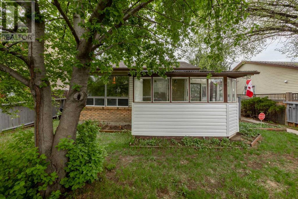 92 Erin Woods Drive SE