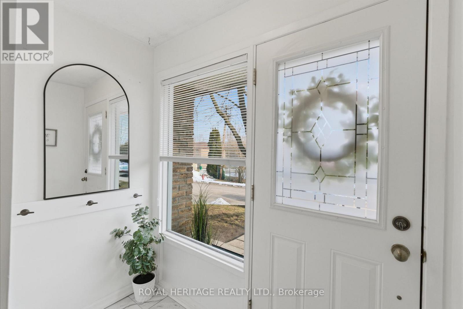 9 - 740 CHAMBERLAIN STREET