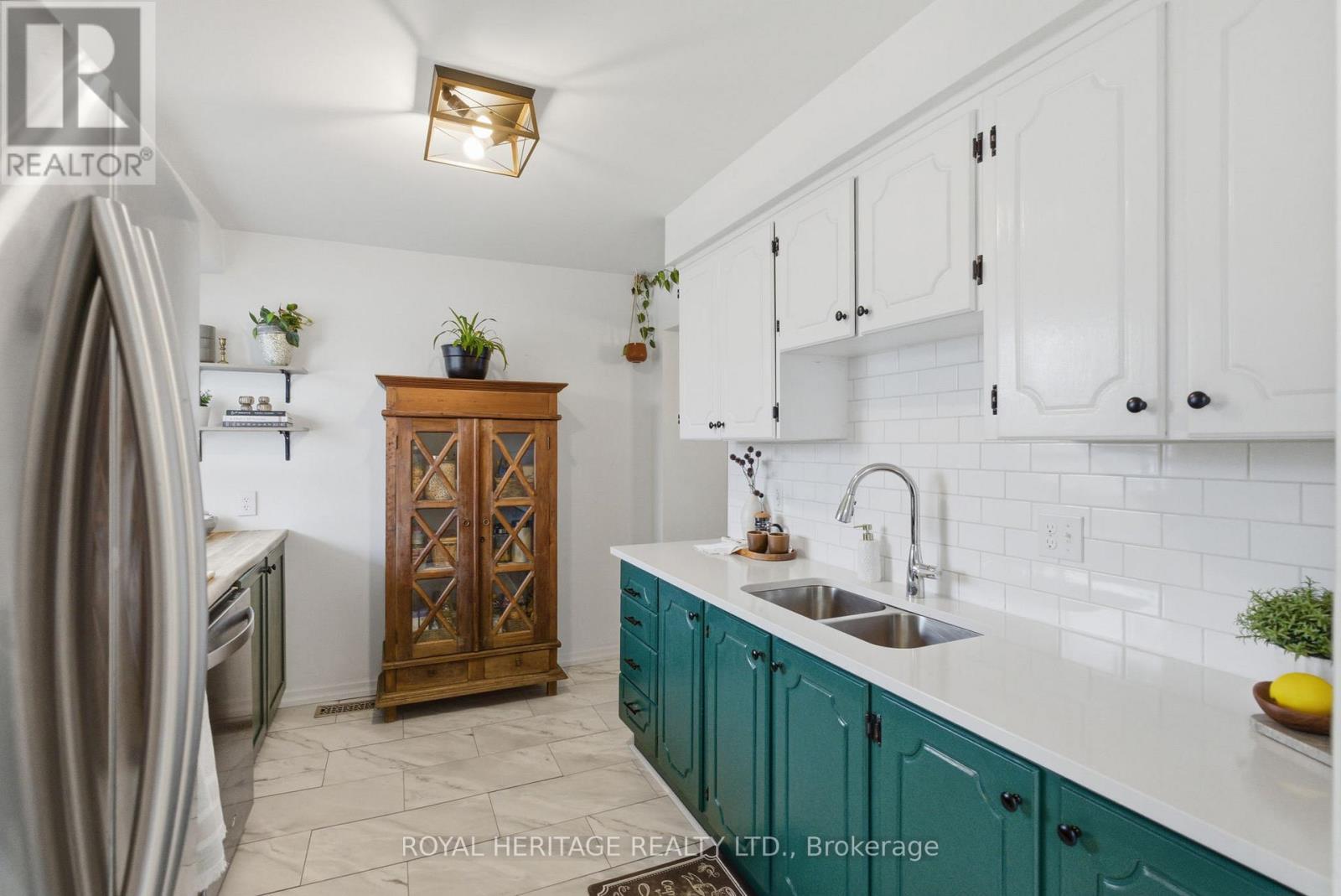 9 - 740 CHAMBERLAIN STREET