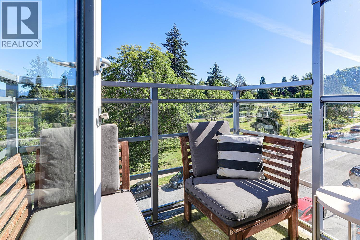 404 4908 CAMBIE STREET