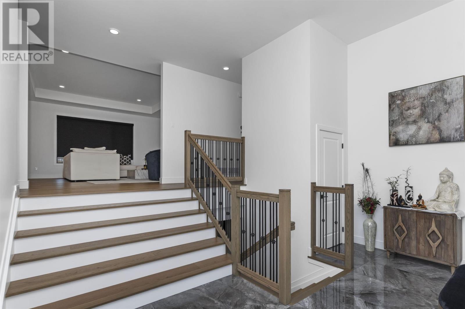 2111 Magnolia DR