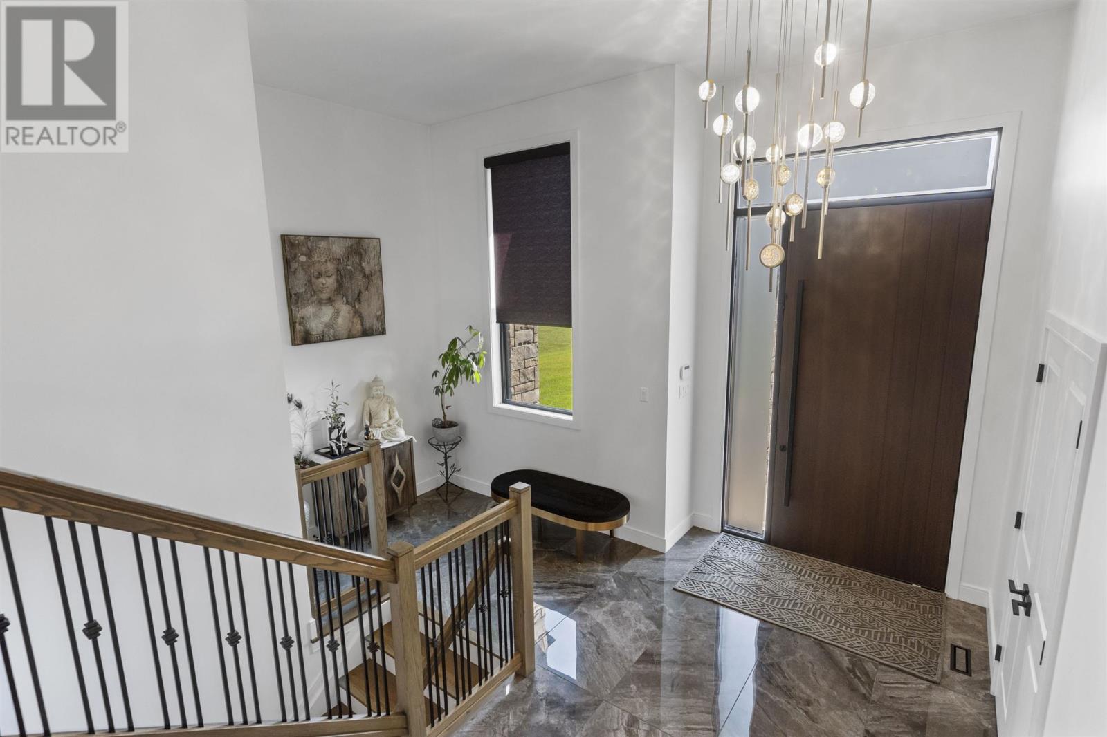 2111 Magnolia DR