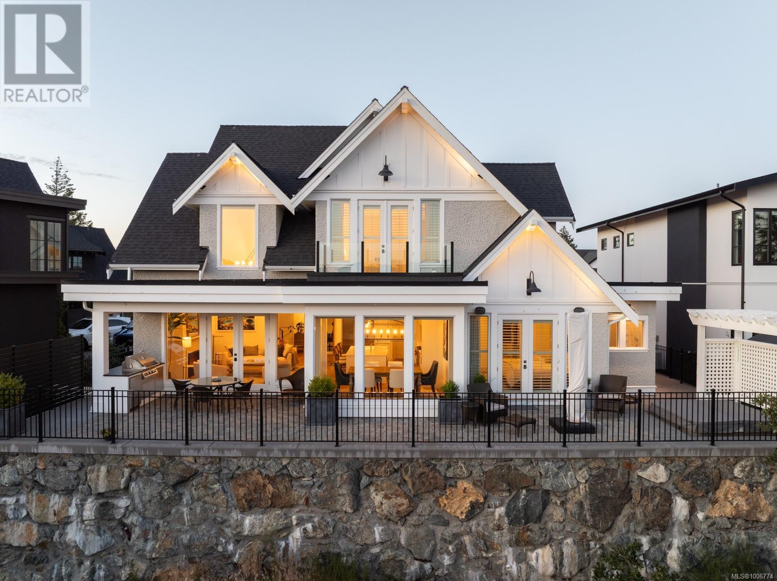 2053 Pinehurst Terr