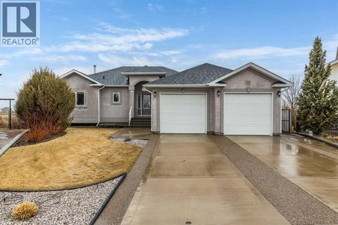 621 Jesmond Point SW Redcliff AB T0J2P0