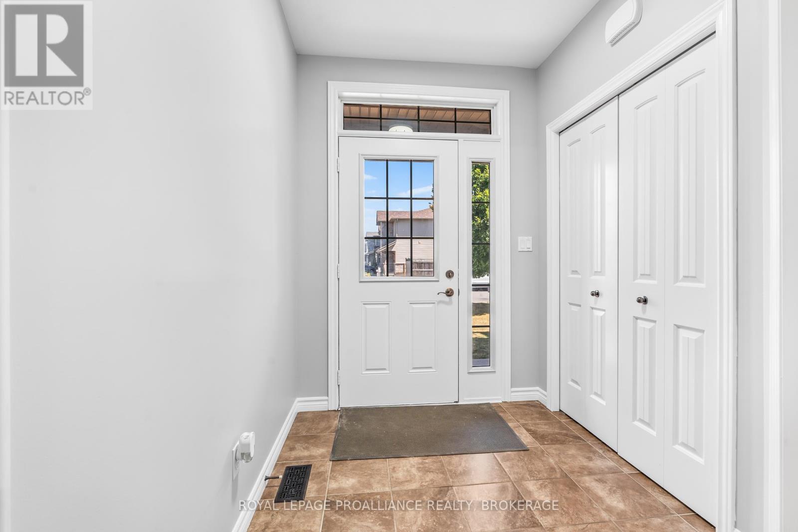 1584 DAVENPORT CRESCENT