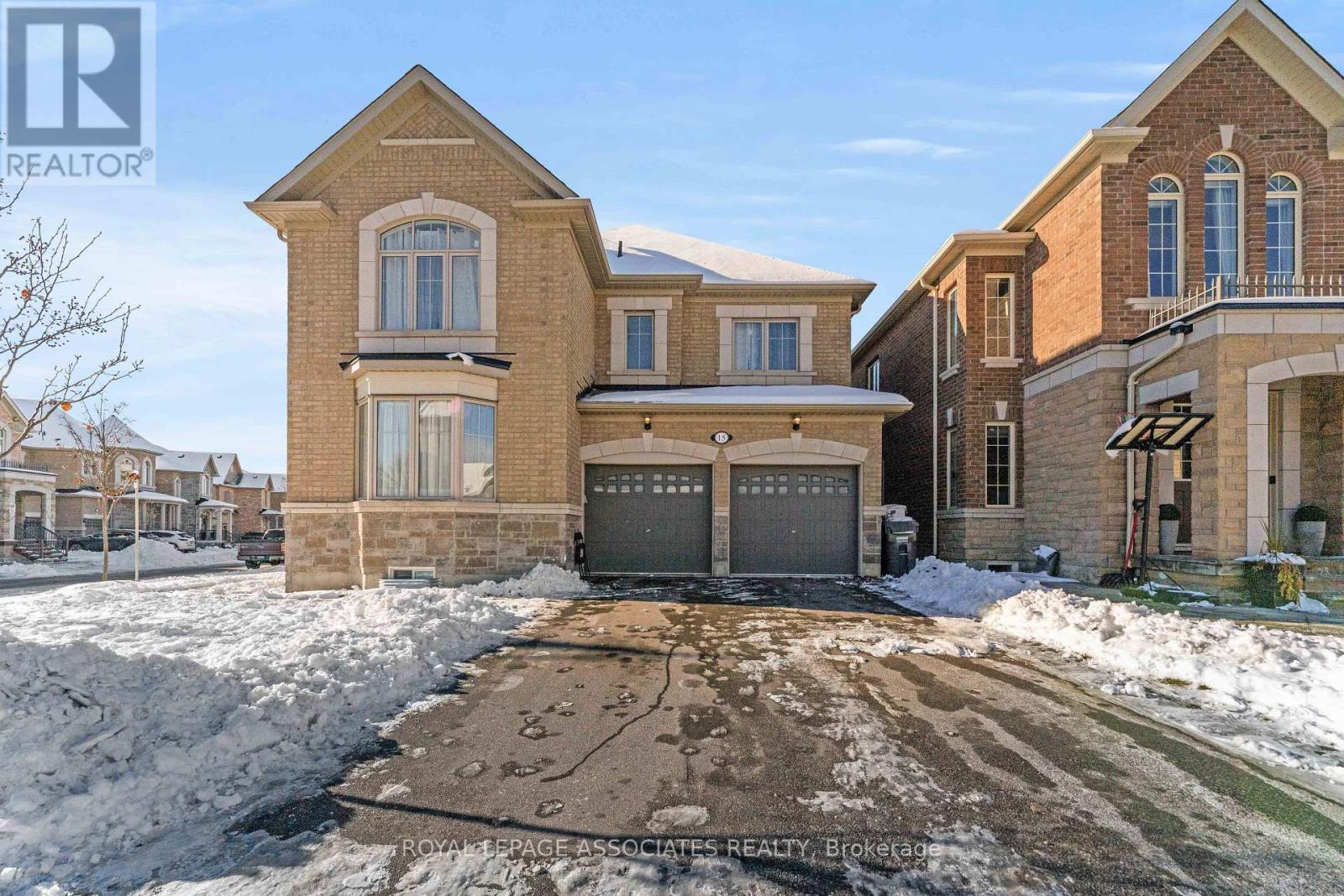 15 FARRINGDON CRESCENT