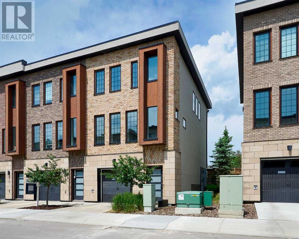 222, 81 Greenbriar Place NW