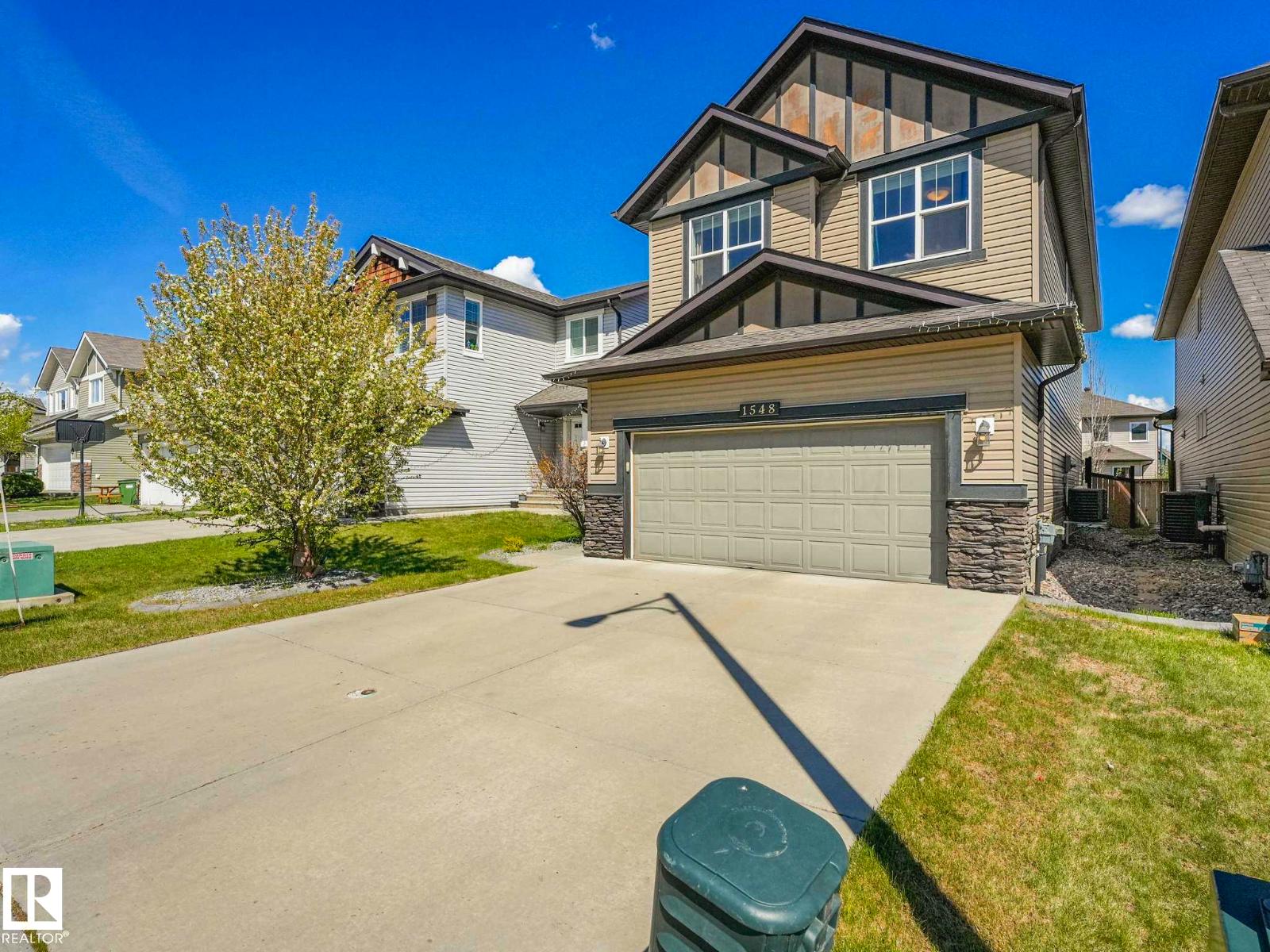 1548 36 AV NW