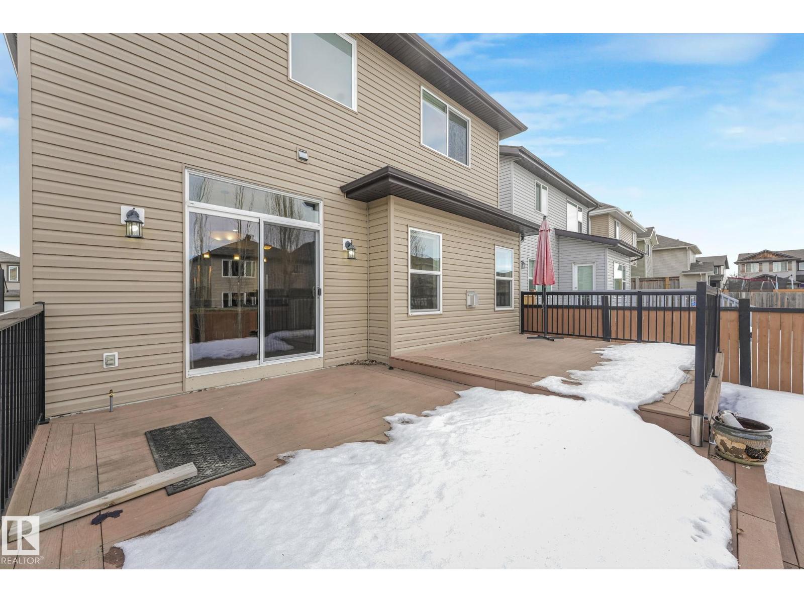 1548 36 AV NW