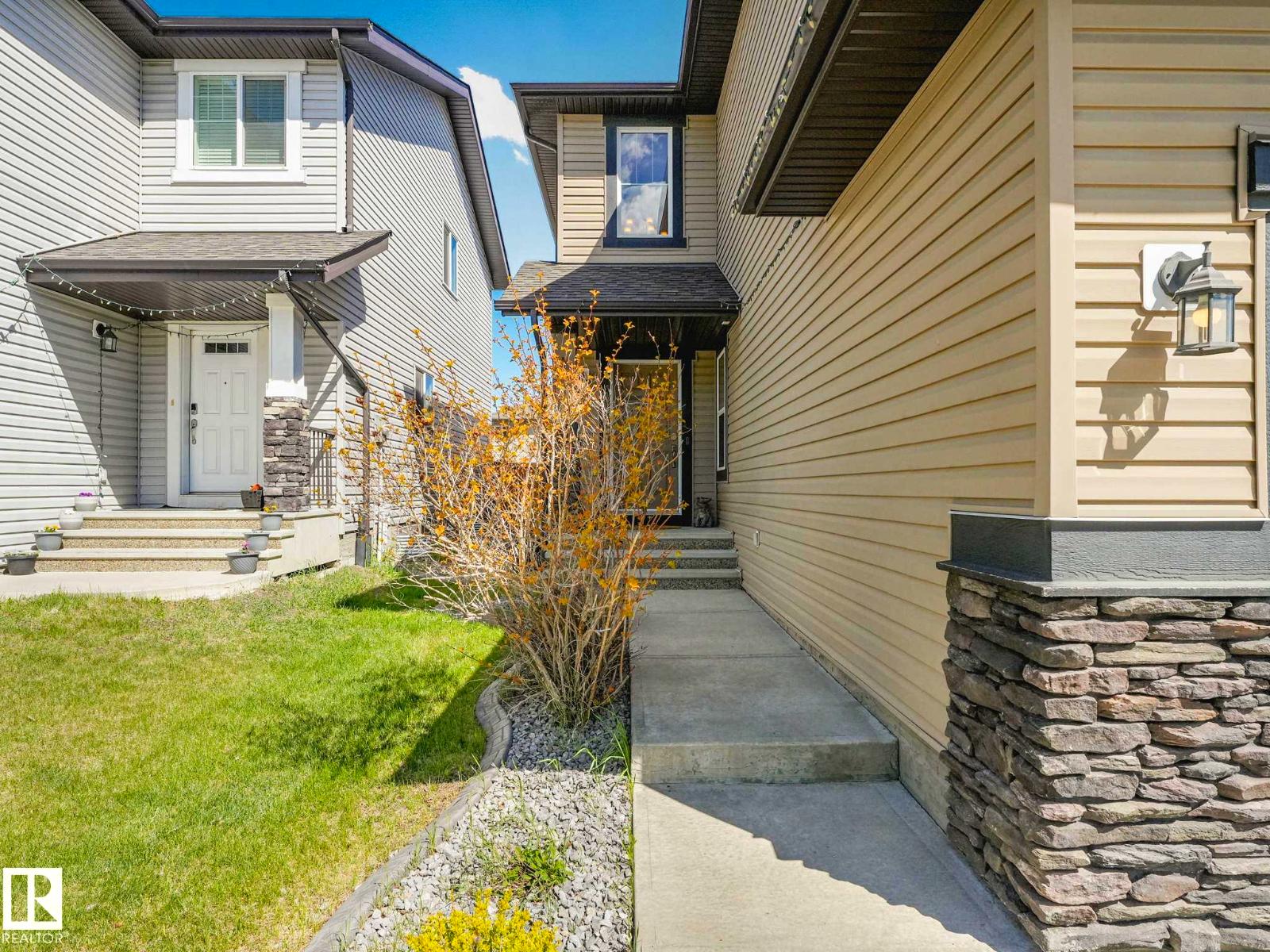 1548 36 AV NW