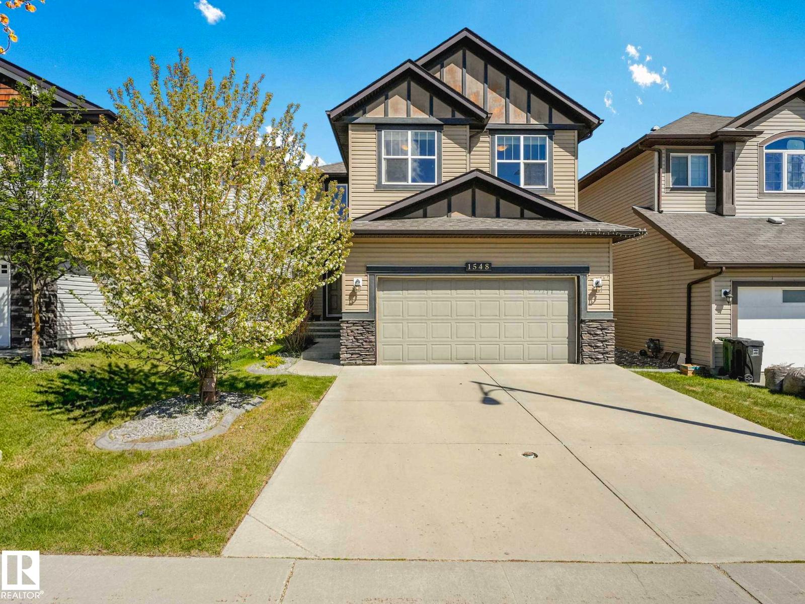 1548 36 AV NW