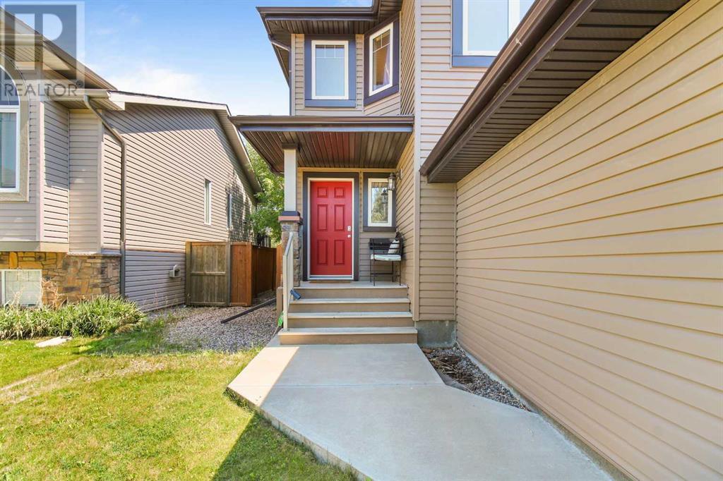 213 Firelight Crescent W