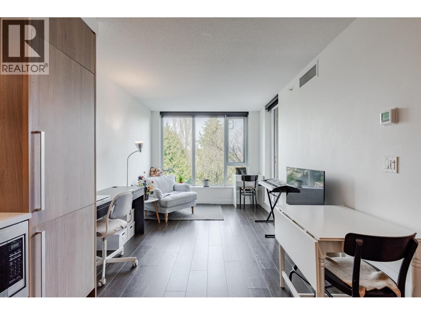 612 8988 PATTERSON ROAD