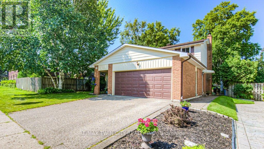 172 BROOKSIDE CRESCENT