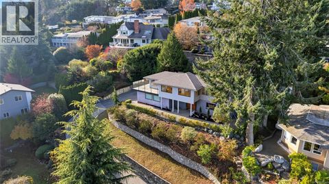 5198 Beckton Rd Saanich BC V8Y2C1