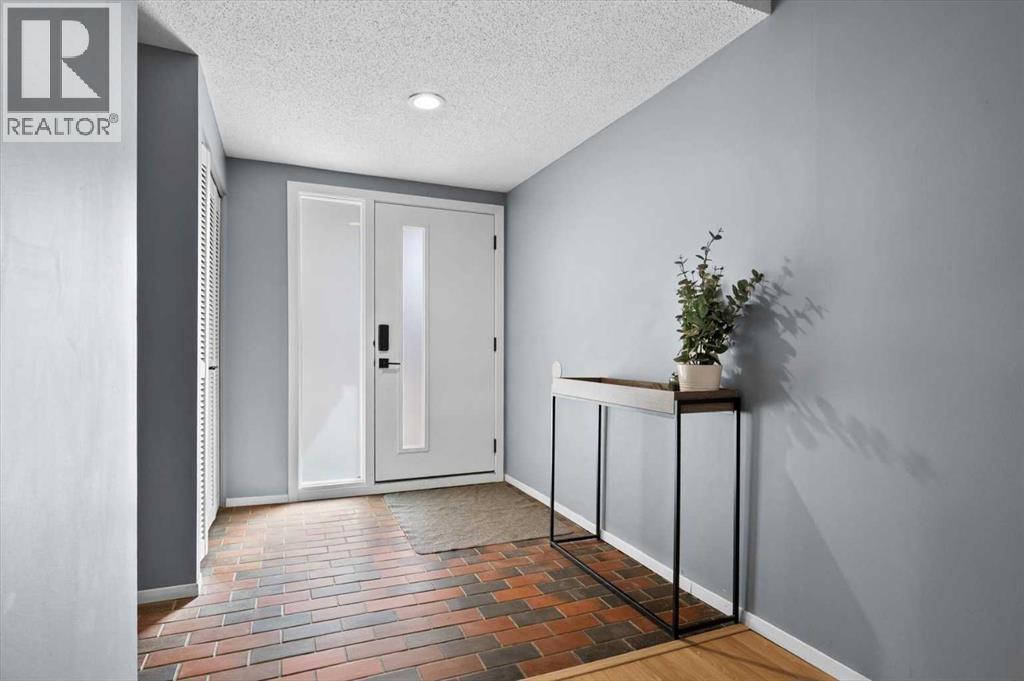 31, 2225 Oakmoor Drive SW