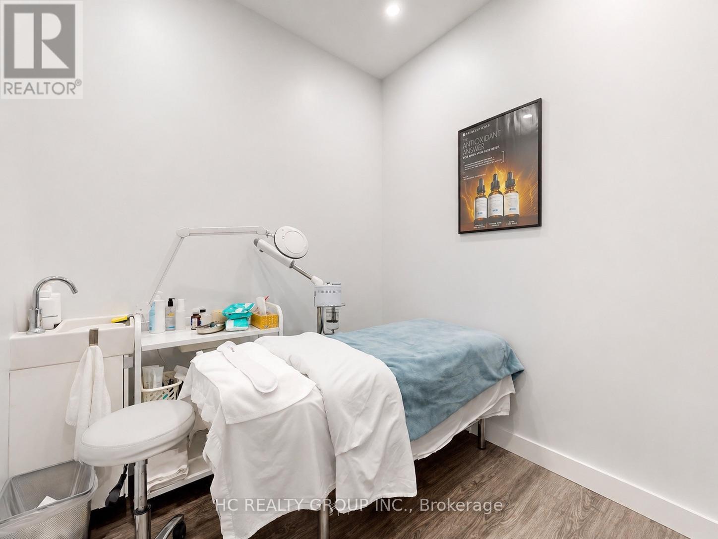 169 & 170 - 7181 YONGE STREET