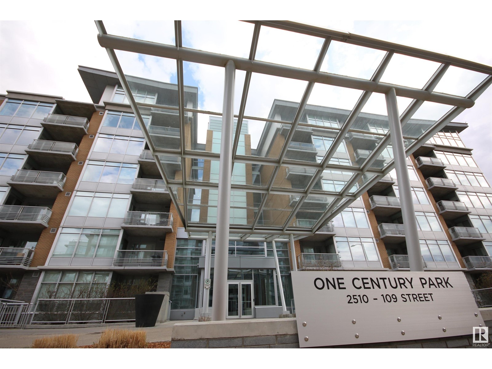 #304 2510 109 ST NW