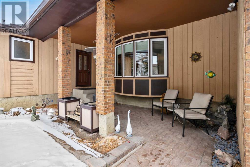 31 Rundlemere Place NE