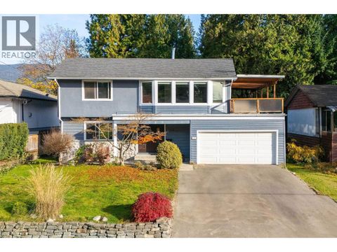 2644 KILMARNOCK CRESCENT North Vancouver BC V7J2Z5