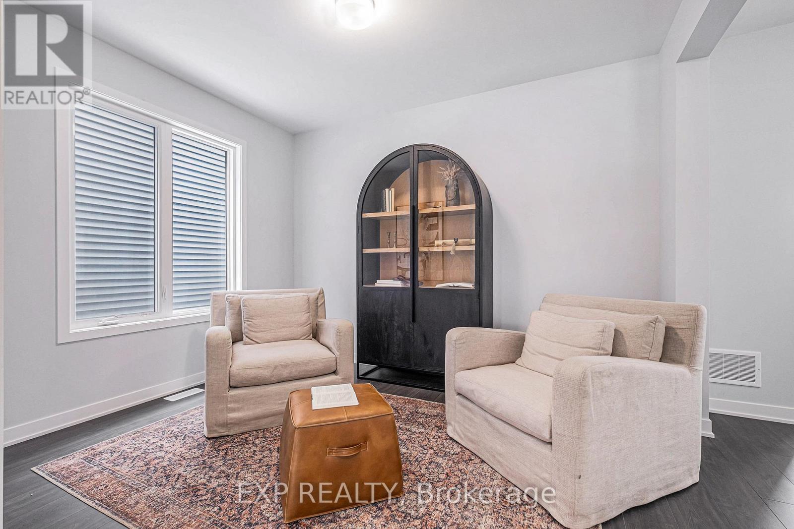 1025 DE PENCIER DRIVE