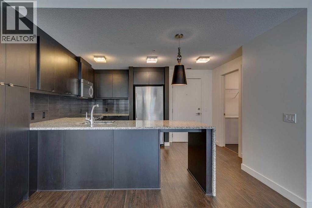 107, 25 Aspenmont Heights SW