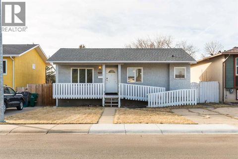 209 Mt Blakiston Road W Lethbridge AB T1K6M3