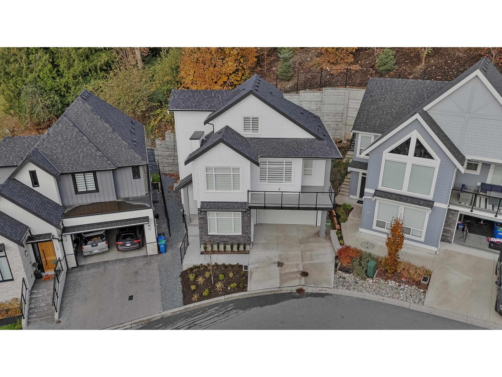 11 4217 OLD CLAYBURN ROAD