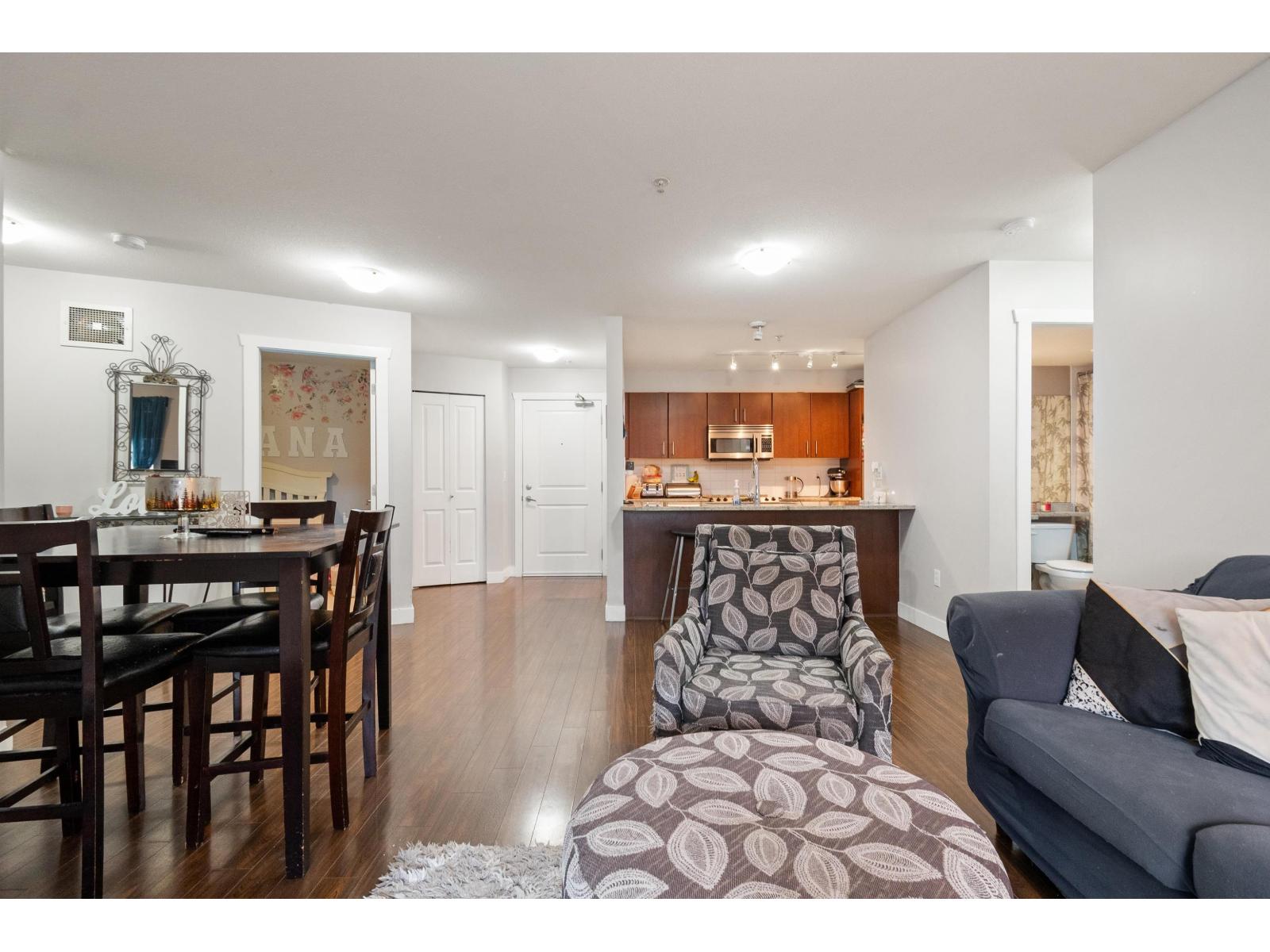 209 45567 YALE ROAD|Chilliwack Proper South