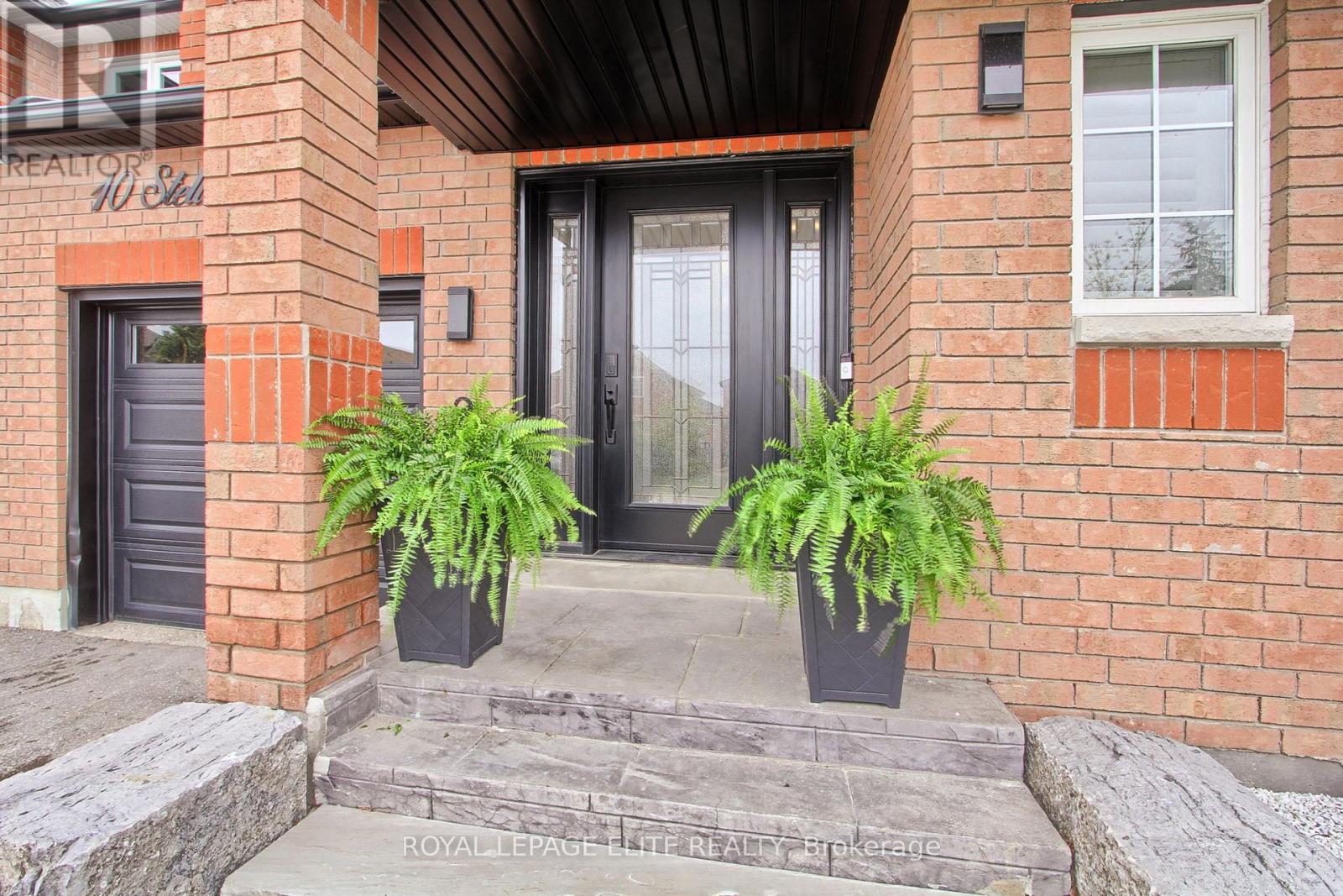 10 STELLA CRESCENT