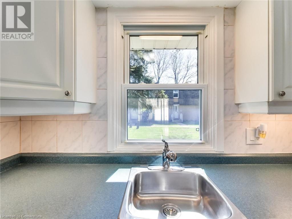 153 LIMERIDGE Road W Unit# 16