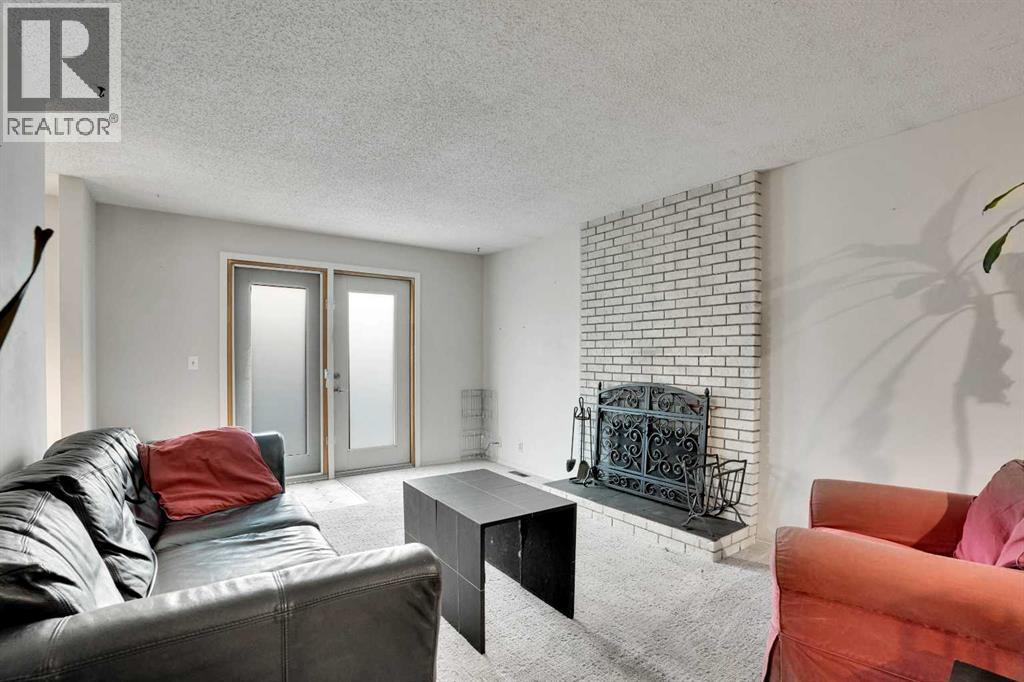 7915 Ranchview Drive NW