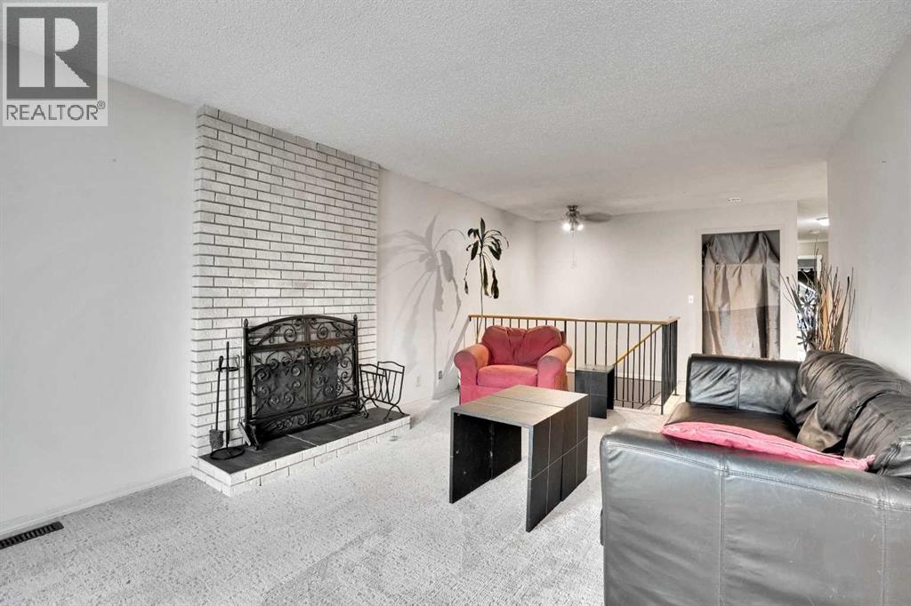 7915 Ranchview Drive NW